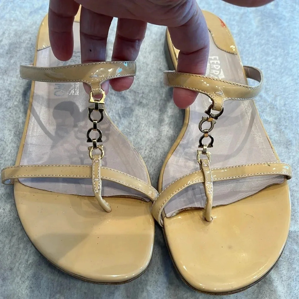 Salvatore Ferragamo Patent Leather Chain-Link Accents Slides - Picture 4 of 5